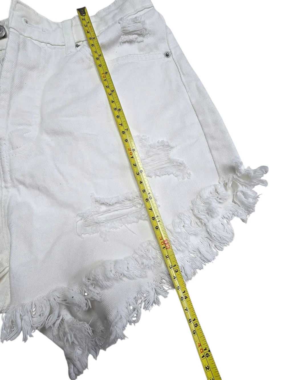 Wild Fable White Denim Shorts Women’s 6 High Rise Distressed Raw Hem
